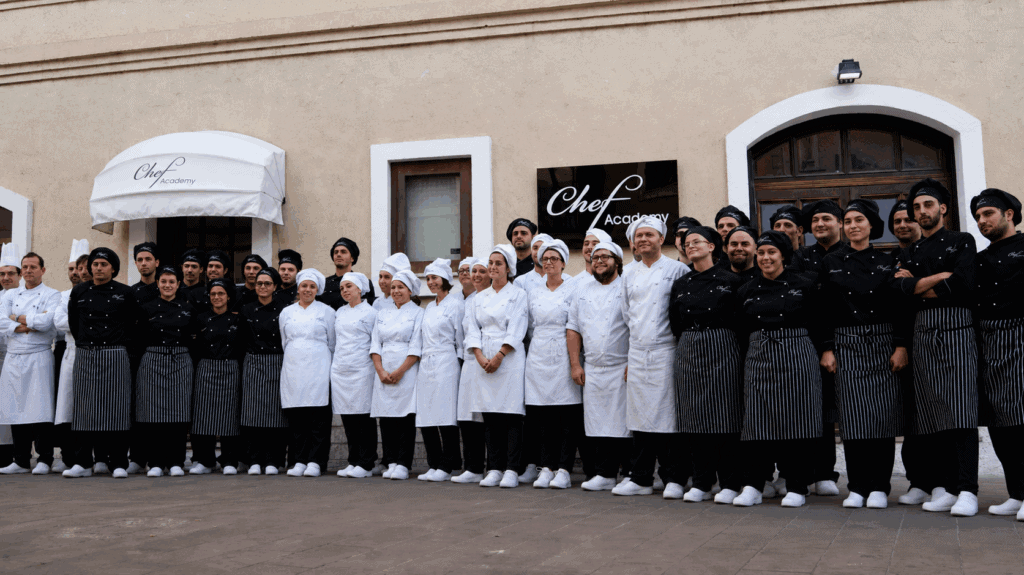 Gruppo studenti Chef Academy durante una sessione